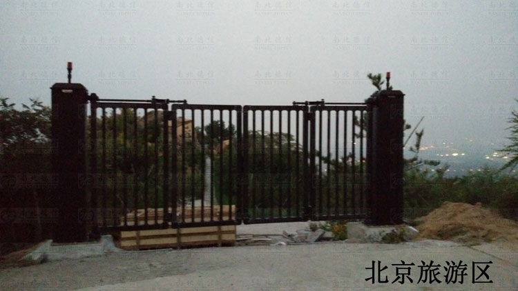 北京旅游區(qū)智能懸折門(mén)案例